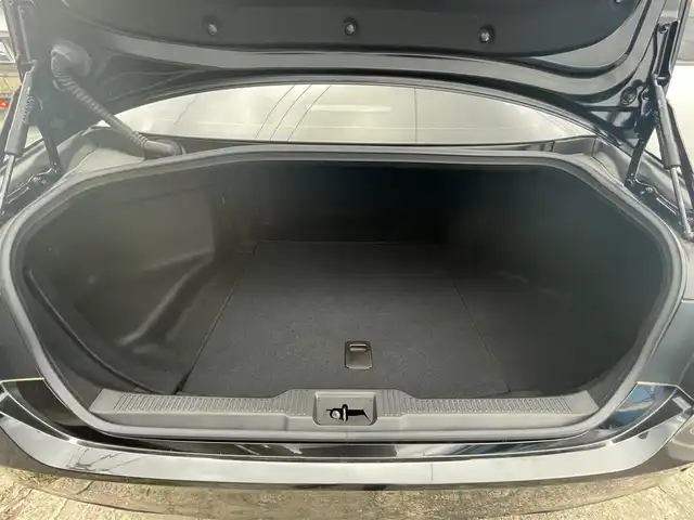 トヨタ クラウン ハイブリッド RS 福岡県 2020(令2)年 3.6万km プレシャスブラックパール ワンオーナー/レザーシートパッケージ【OP】/・黒本革シート/シートヒーター/純正8インチSDナビ/・フルセグTV/BT/CD/DVD/ラジオ/Toyota Safety Sense /・プリクラッシュセーフティ/・レーントレーシングアシスト/・レーダークルーズコントロール/・ロードサインアシスト/・アダプティブハイビームシステム/・オートマチックハイビーム/・先行車発進告知機能/ブラインドスポットモニター/インテリジェントクリアランスソナー/バックカメラ/エアシート/パワーシート/ETC2.0/スパッタリング塗装18インチアルミホイール/三眼LEDヘッドライト/取扱説明書/保証書/スペアキー