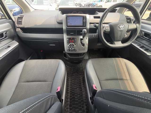 トヨタ ヴォクシー ZS 煌Ⅲ 徳島県 2013(平25)年 10.9万km ホワイトパールクリスタルシャイン 純正SDナビ/（Bluetooth/CD/DVD/フルセグ/SD）/バックカメラ/両側パワースライドドア/スマートキー/プッシュスタート/パドルシフト/電格ミラー/ウインカーミラー