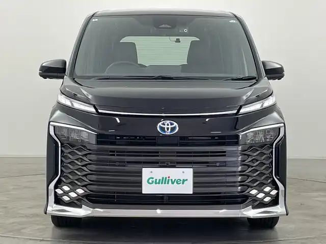 トヨタ ヴォクシー ハイブリッド S－Z 群馬県 2024(令6)年 1万km アティチュードブラックマイカ ユニバーサルステップ　純正１０．５型ナビ　全周囲カメラ　アダプティブクルーズコントロール　衝突被害軽減ブレーキ　両側電動スライド　純正ビルトインＥＴＣ２．０　ＡＣ１００Ｖ　レザーステアリング　禁煙
