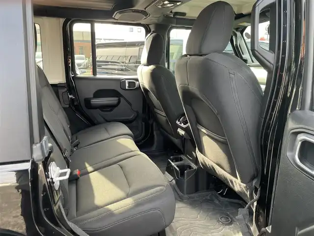 クライスラー・ジープ ジープ ラングラー アンリミテッド スポーツ 長崎県 2019(令1)年 9.4万km 黒 純正ディスプレイオーディオ/BT/USB/AUX/バック/サイドカメラ/クルーズコントロール/純正17インチAW/オートライト/ETC