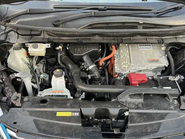日産 セレナ e－パワー ハイウェイスター V 宮城県 2020(令2)年 3.5万km インペリアルアンバーP 禁煙車/プロパイロット/エマージェンシーブレーキ/ブラインドスポットモニター/アラウンドビューモニター/車線逸脱警報/道路標識表示/純正10型ナビ/【地図SDカード無し】/・フルセグTV/・CD/DVD.BT.CD/両側パワースライドドア/・ハンズフリーオートスライド/ビルトインETC/ドライブレコーダー（FR）/LEDヘッドライト/LEDフォグライト/革巻きステアリング/プッシュスタート/スマートキー×2/純正フロアマット/社外15インチAW