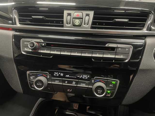 ＢＭＷ Ｘ１ xDrive 18d xライン 群馬県 2017(平29)年 2.5万km アルピンホワイトⅢ 黒ハーフレザー/電動リヤゲート/純正HDDナビ/レーンキープアシスト/ヒルディセントコントロール/バックカメラ/Bluetooth/ETC2.0/18インチAW/純正フロアマット/パークアシスト