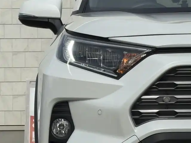 トヨタ ＲＡＶ４ G Zパッケージ 山口県 2020(令2)年 5.4万km ホワイトパールクリスタルシャイン ワンオーナー/大型サンルーフ/黒レザーシート/前席シートヒーター/パワーシート/パワーバックドア/社外9型ナビ フルセグTV CD DVD BT/バックカメラ/デジタルインナーミラー/スマートキー2個/衝突被害軽減ブレーキ/レーダークルーズコントロール/レーンアシスト/オートマチックハイビーム/ブラインドスポットモニタ/LEDオートヘッドライト/フォグライト/ビルトインETC/前後ドラレコ/ステアリングリモコン/19インチアルミホイール/W サイド カーテン ニー エアバッグ/保証書　取説 ナビ取説/禁煙車
