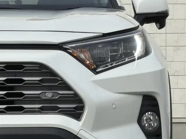 トヨタ ＲＡＶ４ G Zパッケージ 山口県 2020(令2)年 5.4万km ホワイトパールクリスタルシャイン ワンオーナー/大型サンルーフ/黒レザーシート/前席シートヒーター/パワーシート/パワーバックドア/社外9型ナビ フルセグTV CD DVD BT/バックカメラ/デジタルインナーミラー/スマートキー2個/衝突被害軽減ブレーキ/レーダークルーズコントロール/レーンアシスト/オートマチックハイビーム/ブラインドスポットモニタ/LEDオートヘッドライト/フォグライト/ビルトインETC/前後ドラレコ/ステアリングリモコン/19インチアルミホイール/W サイド カーテン ニー エアバッグ/保証書　取説 ナビ取説/禁煙車