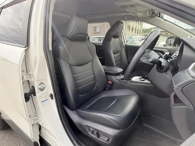 トヨタ ＲＡＶ４ G Zパッケージ 山口県 2020(令2)年 5.4万km ホワイトパールクリスタルシャイン ワンオーナー/大型サンルーフ/黒レザーシート/前席シートヒーター/パワーシート/パワーバックドア/社外9型ナビ フルセグTV CD DVD BT/バックカメラ/デジタルインナーミラー/スマートキー2個/衝突被害軽減ブレーキ/レーダークルーズコントロール/レーンアシスト/オートマチックハイビーム/ブラインドスポットモニタ/LEDオートヘッドライト/フォグライト/ビルトインETC/前後ドラレコ/ステアリングリモコン/19インチアルミホイール/W サイド カーテン ニー エアバッグ/保証書　取説 ナビ取説/禁煙車