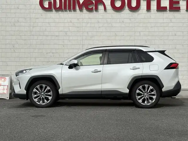 トヨタ ＲＡＶ４ G Zパッケージ 山口県 2020(令2)年 5.4万km ホワイトパールクリスタルシャイン ワンオーナー/大型サンルーフ/黒レザーシート/前席シートヒーター/パワーシート/パワーバックドア/社外9型ナビ フルセグTV CD DVD BT/バックカメラ/デジタルインナーミラー/スマートキー2個/衝突被害軽減ブレーキ/レーダークルーズコントロール/レーンアシスト/オートマチックハイビーム/ブラインドスポットモニタ/LEDオートヘッドライト/フォグライト/ビルトインETC/前後ドラレコ/ステアリングリモコン/19インチアルミホイール/W サイド カーテン ニー エアバッグ/保証書　取説 ナビ取説/禁煙車