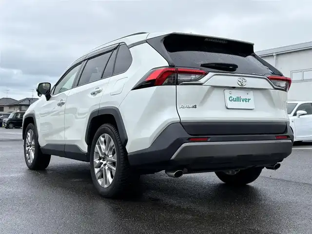 トヨタ ＲＡＶ４ G Zパッケージ 大分県 2020(令2)年 5.4万km ホワイトパールクリスタルシャイン ワンオーナー/大型サンルーフ/黒レザーシート/前席シートヒーター/パワーシート/パワーバックドア/社外9型ナビ フルセグTV CD DVD BT/バックカメラ/デジタルインナーミラー/スマートキー2個/衝突被害軽減ブレーキ/レーダークルーズコントロール/レーンアシスト/オートマチックハイビーム/ブラインドスポットモニタ/LEDオートヘッドライト/フォグライト/ビルトインETC/前後ドラレコ/ステアリングリモコン/19インチアルミホイール/W サイド カーテン ニー エアバッグ/保証書　取説 ナビ取説/禁煙車