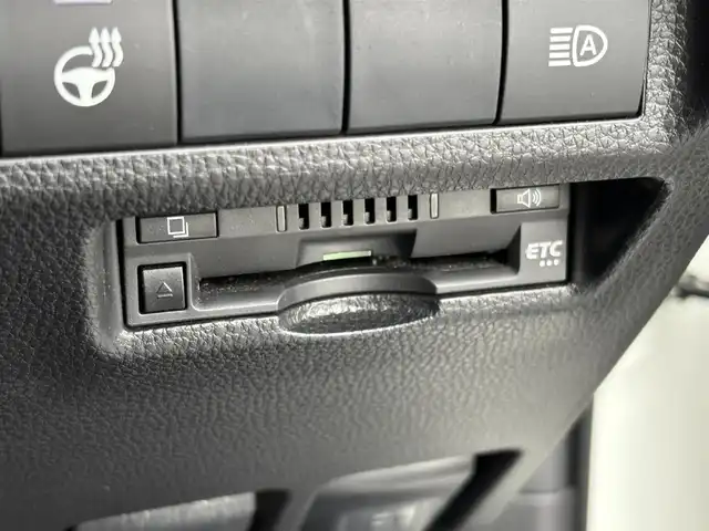 トヨタ ＲＡＶ４ G Zパッケージ 大分県 2020(令2)年 5.4万km ホワイトパールクリスタルシャイン ワンオーナー/大型サンルーフ/黒レザーシート/前席シートヒーター/パワーシート/パワーバックドア/社外9型ナビ フルセグTV CD DVD BT/バックカメラ/デジタルインナーミラー/スマートキー2個/衝突被害軽減ブレーキ/レーダークルーズコントロール/レーンアシスト/オートマチックハイビーム/ブラインドスポットモニタ/LEDオートヘッドライト/フォグライト/ビルトインETC/前後ドラレコ/ステアリングリモコン/19インチアルミホイール/W サイド カーテン ニー エアバッグ/保証書　取説 ナビ取説/禁煙車