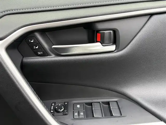 トヨタ ＲＡＶ４ G Zパッケージ 大分県 2020(令2)年 5.4万km ホワイトパールクリスタルシャイン ワンオーナー/大型サンルーフ/黒レザーシート/前席シートヒーター/パワーシート/パワーバックドア/社外9型ナビ フルセグTV CD DVD BT/バックカメラ/デジタルインナーミラー/スマートキー2個/衝突被害軽減ブレーキ/レーダークルーズコントロール/レーンアシスト/オートマチックハイビーム/ブラインドスポットモニタ/LEDオートヘッドライト/フォグライト/ビルトインETC/前後ドラレコ/ステアリングリモコン/19インチアルミホイール/W サイド カーテン ニー エアバッグ/保証書　取説 ナビ取説/禁煙車