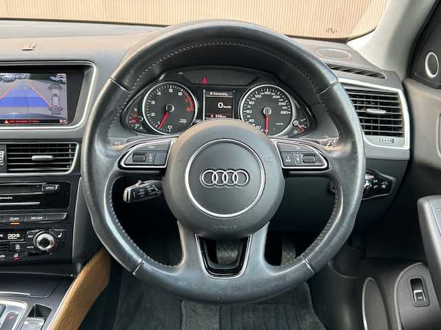 アウディ Ｑ５ 2．0 TFSI クワトロ 道東・釧路十勝 2014(平26)年 11万km 黒 4WD/純正HDDナビ（CD/Bluetooth/フルセグTV）/バックカメラ/ETC/ドライブレコーダー/クルーズコントロール/パーキングセンサー/レザーシート/シートヒーター/メモリ機能付パワーシート/パワーバックドア/LEDライト/純正13インチアルミホイール/スペアキー/説明書