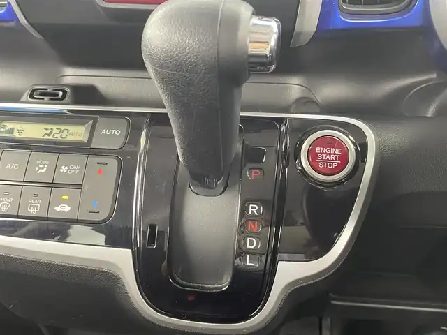 ホンダ Ｎ ＢＯＸ G Lパッケージ 大分県 2015(平27)年 3.4万km ブリリアントスポーティブルーメタリック2トーン 純正ナビ/CD/DVD/Bluetooth/両側パワースライドドア/スマートキー/社外ETC/後席サンシェード/エンジンスタートスイッチ/衝突被害軽減システム