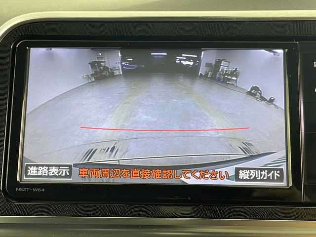 トヨタ シエンタ G 埼玉県 2015(平27)年 2.5万km シルバー 純正ナビ　NSZT-W64/（ラジオ・CD・DVD・フルセグ・Bluetooth）/バックカメラ/前方ドライブレコーダー/ビルトインETC/ステアリングリモコン/アイドリングストップ/先行車発進お知らせ機能/横滑り防止装置/盗難防止装置/レーンキープアシスト/横滑り防止装置/アイドリングストップ/社外フロアマット/純正ドアバイザー
