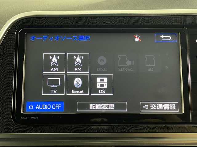 トヨタ シエンタ G 埼玉県 2015(平27)年 2.5万km シルバー 純正ナビ　NSZT-W64/（ラジオ・CD・DVD・フルセグ・Bluetooth）/バックカメラ/前方ドライブレコーダー/ビルトインETC/ステアリングリモコン/アイドリングストップ/先行車発進お知らせ機能/横滑り防止装置/盗難防止装置/レーンキープアシスト/横滑り防止装置/アイドリングストップ/社外フロアマット/純正ドアバイザー