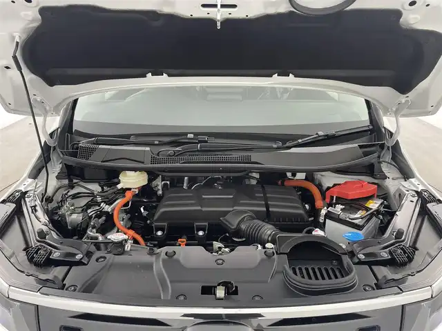 ホンダ ステップワゴン eHEV エアー EX 大分県 2025(令7)年 0.1千km プラチナホワイトパール 純正ナビ/FM/AM/フルセグＴＶ/applecarplay/androidauto/オットマン/フリップダウンモニター/バックカメラ/シートヒーター（D/N）/パワーバックドア/電子パーキング/オートホールド/ホンダセンシング/・衝突軽減ブレーキ/・先行発進お知らせ機能/・コーナーセンサー/・BSM/・後方支援/オートハイビーム/パドルシフト