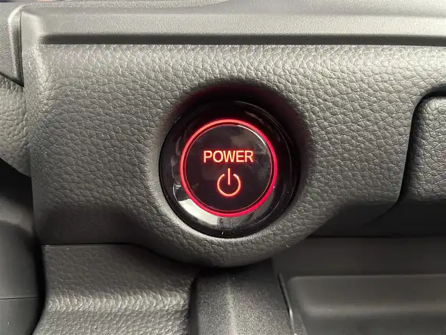 ホンダ ステップワゴン eHEV エアー EX 大分県 2025(令7)年 0.1千km プラチナホワイトパール 純正ナビ/FM/AM/フルセグＴＶ/applecarplay/androidauto/オットマン/フリップダウンモニター/バックカメラ/シートヒーター（D/N）/パワーバックドア/電子パーキング/オートホールド/ホンダセンシング/・衝突軽減ブレーキ/・先行発進お知らせ機能/・コーナーセンサー/・BSM/・後方支援/オートハイビーム/パドルシフト