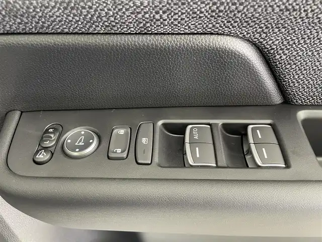 ホンダ ステップワゴン eHEV エアー EX 大分県 2025(令7)年 0.1千km プラチナホワイトパール 純正ナビ/FM/AM/フルセグＴＶ/applecarplay/androidauto/オットマン/フリップダウンモニター/バックカメラ/シートヒーター（D/N）/パワーバックドア/電子パーキング/オートホールド/ホンダセンシング/・衝突軽減ブレーキ/・先行発進お知らせ機能/・コーナーセンサー/・BSM/・後方支援/オートハイビーム/パドルシフト