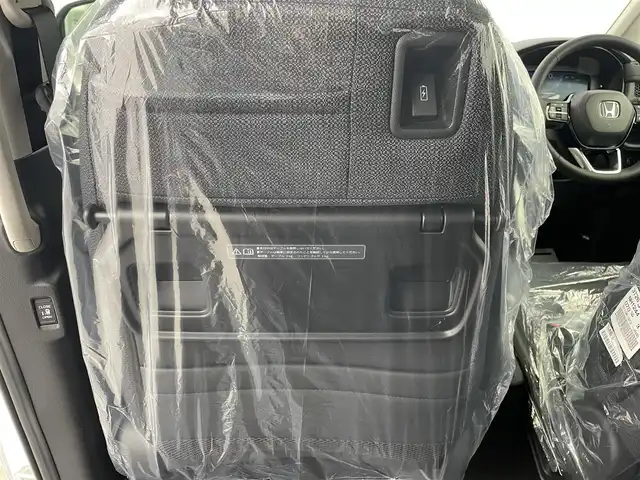 ホンダ ステップワゴン eHEV エアー EX 大分県 2025(令7)年 0.1千km プラチナホワイトパール 純正ナビ/FM/AM/フルセグＴＶ/applecarplay/androidauto/オットマン/フリップダウンモニター/バックカメラ/シートヒーター（D/N）/パワーバックドア/電子パーキング/オートホールド/ホンダセンシング/・衝突軽減ブレーキ/・先行発進お知らせ機能/・コーナーセンサー/・BSM/・後方支援/オートハイビーム/パドルシフト