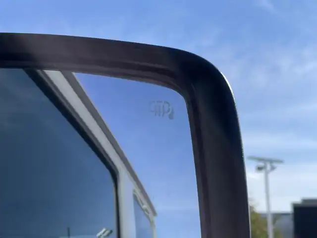 スズキ ジムニー XC 大阪府 2025(令7)年 0.1千km ミディアムグレー ターボ車 /４WD /シートヒーター /クルーズコントロール　/サイドミラーヒーター　/LEDヘッドライト　/純正アルミホイール/オーディオレス車