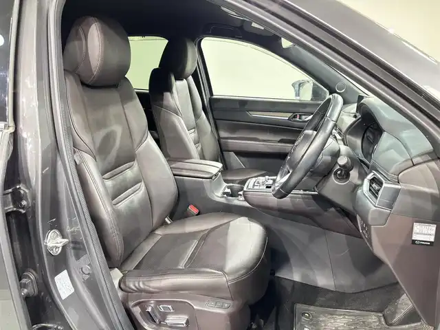 マツダ ＣＸ－８ XD Lパッケージ 愛知県 2019(平31)年 2.5万km マシーングレープレミアムM 純正１０．２５インチナビ　/（Bluetooth/FM/AM/フルセグTV/SD/AppleCarPlay/AndroidAuto/AYX/CD・DVD再生）/BOSEサウンド/３６０°ビューモニター　/衝突軽減ブレーキ　/レーダークルーズコントロール　/ＣＤ／ＤＶＤ再生　/シートヒーター　/電動バックドア　/ドライブレコーダー　/ＬＥＤヘッドライト/LEDフォグランプ/ETC/前席パワーシート（D席メモリー機能付）/ステアリングヒーター/ブラインドスポットモニター/クリアランスソナー/ヘッドアップディスプレイ/レーンキープアシスト/純正フロアマット/純正19インチAW/後席サンシェード/ISOFIX