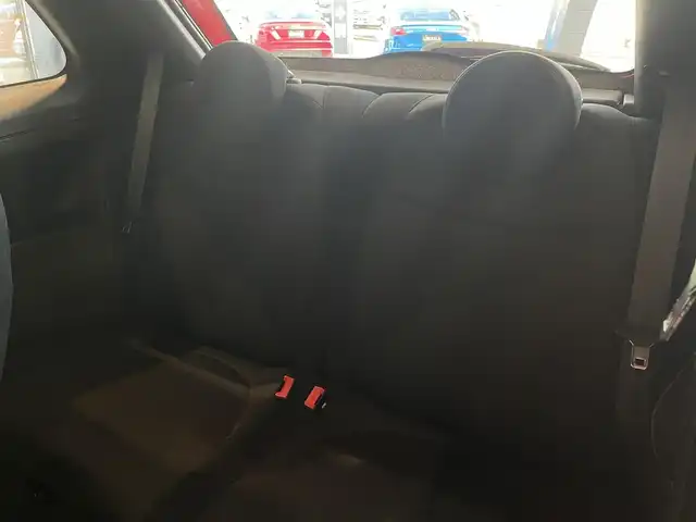 アバルト ５９５ 愛知県 2018(平30)年 2.2万km 赤 純正ディスプレイオーディオ　/Ｂｌｕｅｔｏｏｔｈ　/バックカメラ　/ＡｐｐｌｅＣａｒＰｌａｙ　/社外レーダー　/ドライブレコーダー　/ＥＴＣ　/フォグライト　/純正アルミホイール　/コーナーセンサー