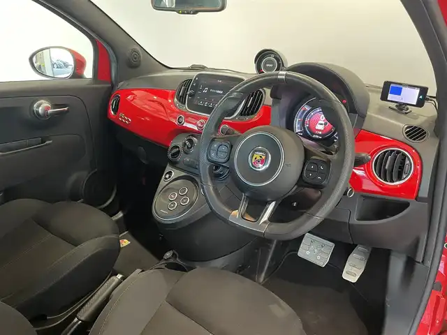 アバルト ５９５ 愛知県 2018(平30)年 2.2万km 赤 純正ディスプレイオーディオ　/Ｂｌｕｅｔｏｏｔｈ　/バックカメラ　/ＡｐｐｌｅＣａｒＰｌａｙ　/社外レーダー　/ドライブレコーダー　/ＥＴＣ　/フォグライト　/純正アルミホイール　/コーナーセンサー