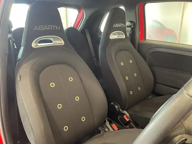 アバルト ５９５ 愛知県 2018(平30)年 2.2万km 赤 純正ディスプレイオーディオ　/Ｂｌｕｅｔｏｏｔｈ　/バックカメラ　/ＡｐｐｌｅＣａｒＰｌａｙ　/社外レーダー　/ドライブレコーダー　/ＥＴＣ　/フォグライト　/純正アルミホイール　/コーナーセンサー