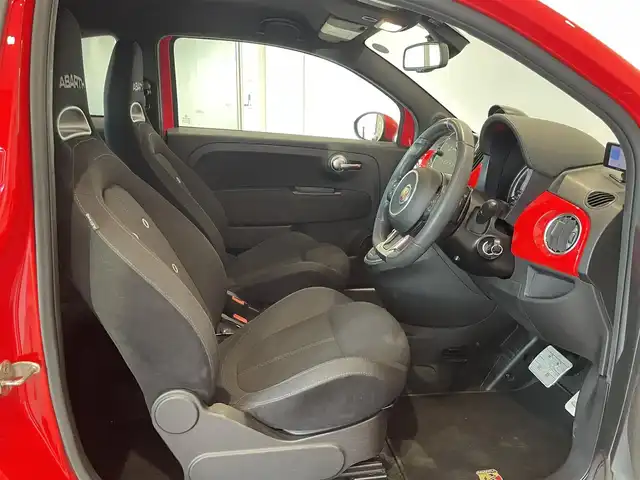 アバルト ５９５ 愛知県 2018(平30)年 2.2万km 赤 純正ディスプレイオーディオ　/Ｂｌｕｅｔｏｏｔｈ　/バックカメラ　/ＡｐｐｌｅＣａｒＰｌａｙ　/社外レーダー　/ドライブレコーダー　/ＥＴＣ　/フォグライト　/純正アルミホイール　/コーナーセンサー