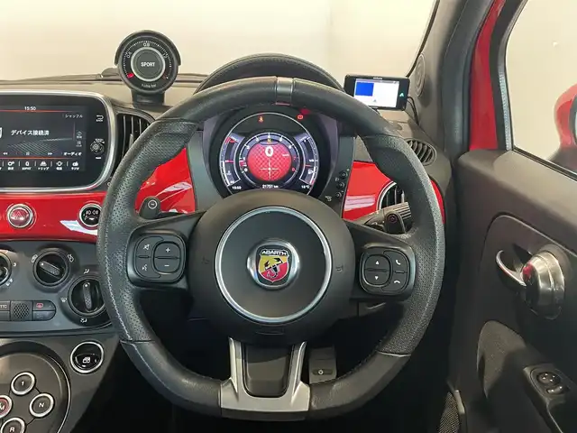 アバルト ５９５ 愛知県 2018(平30)年 2.2万km 赤 純正ディスプレイオーディオ　/Ｂｌｕｅｔｏｏｔｈ　/バックカメラ　/ＡｐｐｌｅＣａｒＰｌａｙ　/社外レーダー　/ドライブレコーダー　/ＥＴＣ　/フォグライト　/純正アルミホイール　/コーナーセンサー