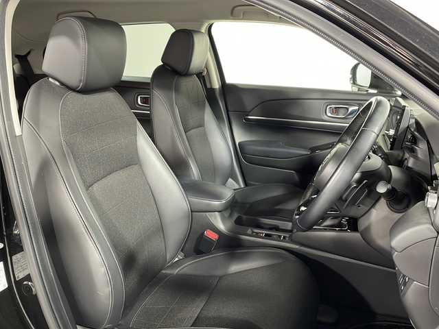 ホンダ ヴェゼル ハイブリッド e:HEV Z 広島県 2021(令3)年 5.5万km クリスタルブラックパール 純正９型ナビ/バックカメラ/シートヒーター/ブラインドスポットモニター/ＥＴＣ/レーダークルーズコントロール/フルセグ/ステアリングヒーター/オートマチックハイビーム/ワイヤレス充電/電動リアゲート/エアバッグ(運転席/助手席/サイド/カーテン)/純正18インチアルミホイール(225/50/R18)