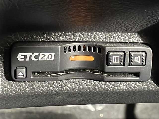 ホンダ ヴェゼル ハイブリッド e:HEV Z 広島県 2021(令3)年 5.5万km クリスタルブラックパール 純正９型ナビ/バックカメラ/シートヒーター/ブラインドスポットモニター/ＥＴＣ/レーダークルーズコントロール/フルセグ/ステアリングヒーター/オートマチックハイビーム/ワイヤレス充電/電動リアゲート/エアバッグ(運転席/助手席/サイド/カーテン)/純正18インチアルミホイール(225/50/R18)