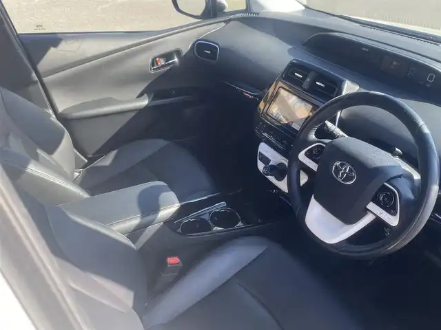 トヨタ プリウス A ツーリングセレクション 福岡県 2018(平30)年 4.6万km ホワイトパールクリスタルシャイン ワンオーナー/アダプティブクルーズコントロール/レーンキープアシスト/社外メモリナビ/Bluetooth/フルセグTV/バックカメラ/LEDヘッドライト/オートライト/オートハイビーム/黒革シート/前席シートヒーター/純正17インチアルミホイール/ETC/取扱説明書/保証書/スペアキー×1