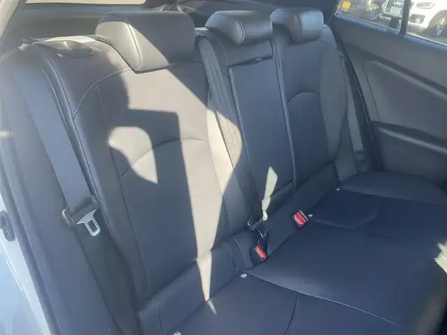 トヨタ プリウス A ツーリングセレクション 福岡県 2018(平30)年 4.6万km ホワイトパールクリスタルシャイン ワンオーナー/アダプティブクルーズコントロール/レーンキープアシスト/社外メモリナビ/Bluetooth/フルセグTV/バックカメラ/LEDヘッドライト/オートライト/オートハイビーム/黒革シート/前席シートヒーター/純正17インチアルミホイール/ETC/取扱説明書/保証書/スペアキー×1