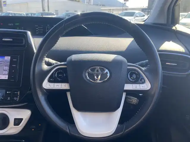 トヨタ プリウス A ツーリングセレクション 福岡県 2018(平30)年 4.6万km ホワイトパールクリスタルシャイン ワンオーナー/アダプティブクルーズコントロール/レーンキープアシスト/社外メモリナビ/Bluetooth/フルセグTV/バックカメラ/LEDヘッドライト/オートライト/オートハイビーム/黒革シート/前席シートヒーター/純正17インチアルミホイール/ETC/取扱説明書/保証書/スペアキー×1