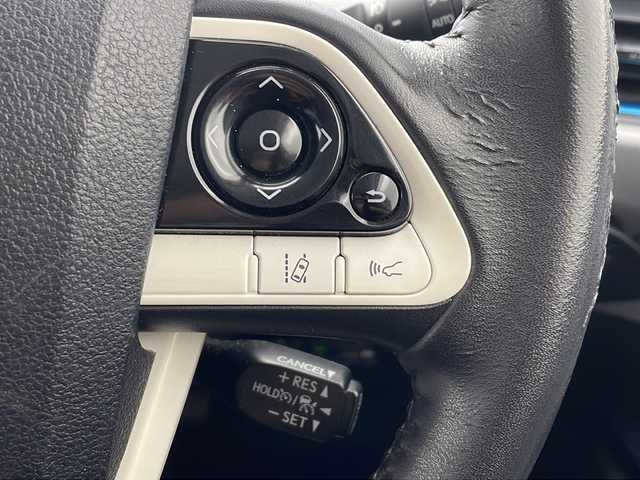 トヨタ プリウス A 沖縄県 2016(平28)年 8.3万km スティールブロンドM 禁煙車　/純正９型ナビ【DSZT-YC41】/（ＤＶＤ／Bluetooth）/フルセグＴＶ　/トヨタセーフティセンス　/レーンキープアシスト/前後ドラレコ　/ブラインドスポットモニター/ヘッドアップディスプレイ　/社外アルミホイール　/オートライト　/オートハイビーム　/ＥＴＣ/プッシュスタート/スマートキー/ステアリングスイッチ/社外アルミホイール/エアロパーツ