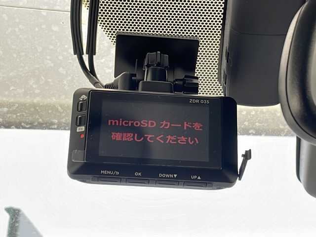 トヨタ プリウス A 沖縄県 2016(平28)年 8.3万km スティールブロンドM 禁煙車　/純正９型ナビ【DSZT-YC41】/（ＤＶＤ／Bluetooth）/フルセグＴＶ　/トヨタセーフティセンス　/レーンキープアシスト/前後ドラレコ　/ブラインドスポットモニター/ヘッドアップディスプレイ　/社外アルミホイール　/オートライト　/オートハイビーム　/ＥＴＣ/プッシュスタート/スマートキー/ステアリングスイッチ/社外アルミホイール/エアロパーツ