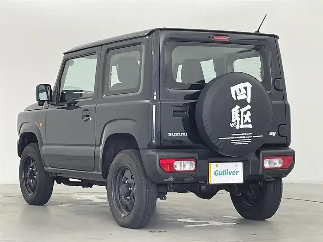 スズキ ジムニー XG 群馬県 2024(令6)年 0.4万km ブルーイッシュブラックパール3 純正オーディオ　（DPX5300BTHS）/Bluetooth/USB/AM/FM/スズキセーフティサポート/・デュアルセンサーブレーキサポート/・車線逸脱警報機能/・ふらつき警報機能/・先行車発進お知らせ機能/・ハイビームアシスト/・標識認識/リヤパーキングセンサー/社外アルミホイール付スタッドレスタイヤ/スペアタイヤカバー/純正ゴムマット/クルーズコントロール/前席シートヒーター/LEDヘッドライト/フォグランプ/ダウンヒルアシストコントロール/プッシュスタート/スマートキー