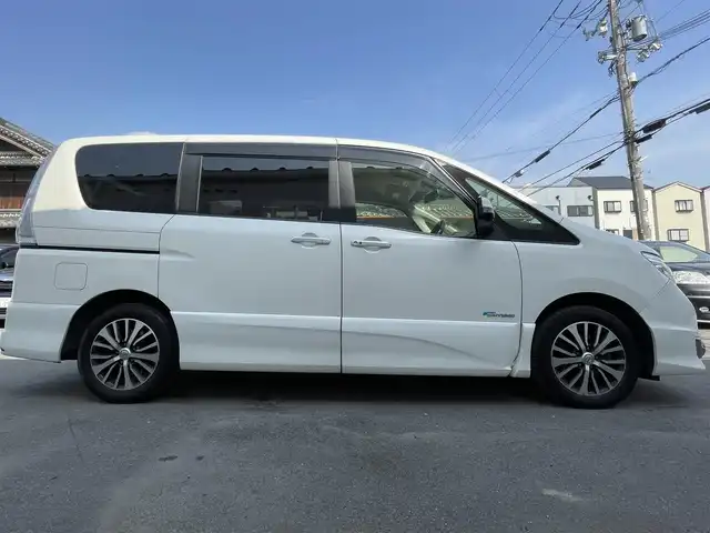 日産 セレナ ハイウェイS S HV Aセーフ 大阪府 2014(平26)年 9.4万km ブリリアントホワイトパール 純正ナビ/フルセグテレビ/全方位カメラ/アイドリングストップ/衝突軽減システム/横滑り防止/両側パワースライドドア/ETC/HID/ドアバイザー/寒冷地仕様/取説（車両・ナビ）/保証書/スペアスマートキー