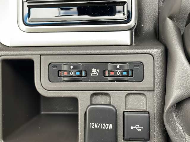 トヨタ ランドクルーザー プラド TX Lパッケージ 愛知県 2023(令5)年 2.4万km ホワイトパールクリスタルシャイン 衝突軽減システム/純正9型ディズプレイオーディオ　ナビあり/全方位カメラ/サンルーフ/レーダークルーズコントロール/シートヒーター/エアシート/フルセグ/バックカメラ/パワーシート/コーナーセンサー/ルーフレール/ETC2.0/LEDヘッドライト/オートマチックハイビーム/ドライブレコーダー/ステアリングスイッチ/スマートキー/プッシュスタート