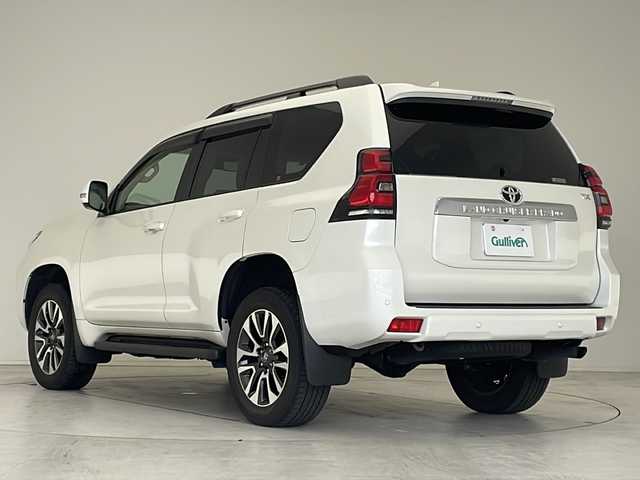 トヨタ ランドクルーザー プラド TX Lパッケージ 愛知県 2023(令5)年 2.4万km ホワイトパールクリスタルシャイン 衝突軽減システム/純正9型ディズプレイオーディオ　ナビあり/全方位カメラ/サンルーフ/レーダークルーズコントロール/シートヒーター/エアシート/フルセグ/バックカメラ/パワーシート/コーナーセンサー/ルーフレール/ETC2.0/LEDヘッドライト/オートマチックハイビーム/ドライブレコーダー/ステアリングスイッチ/スマートキー/プッシュスタート