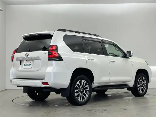 トヨタ ランドクルーザー プラド TX Lパッケージ 埼玉県 2023(令5)年 2.4万km ホワイトパールクリスタルシャイン 衝突軽減システム/ディズプレイオーディオ　ナビあり/全方位カメラ/サンルーフ/レーダークルーズコントロール/シートヒーター/エアシート/フルセグ/バックカメラ/パワーシート/コーナーセンサー/ルーフレール/ETC2.0/LEDヘッドライト/オートマチックハイビーム/ドライブレコーダー/ステアリングスイッチ/スマートキー/プッシュスタート