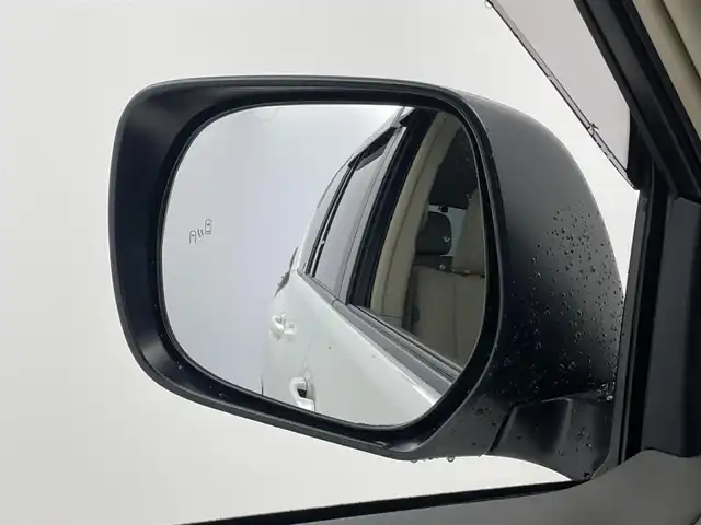 トヨタ ランドクルーザー プラド TX Lパッケージ 埼玉県 2023(令5)年 2.4万km ホワイトパールクリスタルシャイン 衝突軽減システム/ディズプレイオーディオ　ナビあり/全方位カメラ/サンルーフ/レーダークルーズコントロール/シートヒーター/エアシート/フルセグ/バックカメラ/パワーシート/コーナーセンサー/ルーフレール/ETC2.0/LEDヘッドライト/オートマチックハイビーム/ドライブレコーダー/ステアリングスイッチ/スマートキー/プッシュスタート