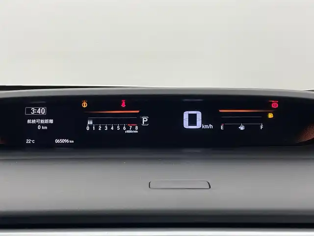 ホンダ ステップワゴン スパーダ クールスピリット 埼玉県 2016(平28)年 6.5万km ホワイトオーキッドパール 純正ナビ　フリップダウンモニター　バックカメラ　ビルトインＥＴＣ　両側パワースライドドア　アダクティブクルーズコントロール　シートヒーター　ＬＥＤ　ドラレコ　ハーフレザー　オートライト　スマートキー
