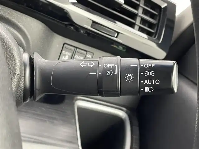 ホンダ ステップワゴン スパーダ クールスピリット 埼玉県 2016(平28)年 6.5万km ホワイトオーキッドパール 純正ナビ　フリップダウンモニター　バックカメラ　ビルトインＥＴＣ　両側パワースライドドア　アダクティブクルーズコントロール　シートヒーター　ＬＥＤ　ドラレコ　ハーフレザー　オートライト　スマートキー