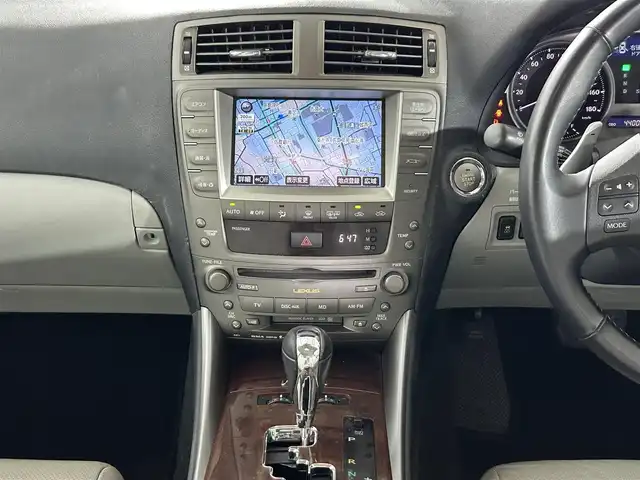 レクサス ＩＳ 250 バージョンL 佐賀県 2007(平19)年 4.4万km レッドマイカクリスタルシャイン 純正メモリナビ/ワンセグ/CD/MD/AUX/バックカメラ/運転席・助手席メモリー付きパワーシート/運転席・助手席シートヒーター/運転席・助手席エアシート/ビルトインETC/クルーズコントロール/パドルシフト/純正17インチアルミホイール/純正フロアマット