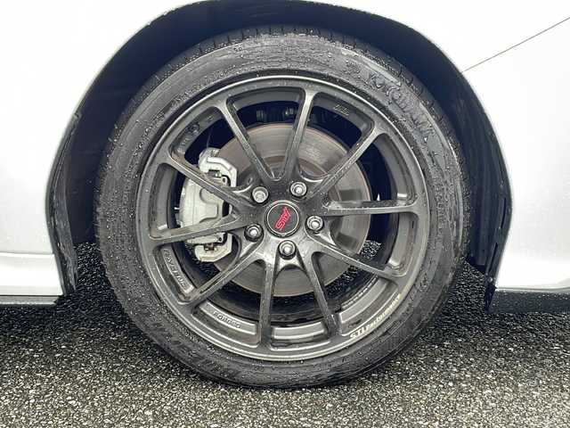 スバル レヴォーグ 1．8STIスポーツ EX 福岡県 2022(令4)年 1.8万km クリスタルホワイトP ワンオーナー/純正ナビ/（Bluetooth対応/フルセグ/AM/FM）/サンルーフ/全席シートヒーター/クルーズコントロール/前席パワーシート（運転席メモリ付き）/ドライブレコーダー（前後）/ステアリングリモコン/電動リアゲート/純正エアロ（メーカー：STI）/純正フロアマット/レザーシート/パドルシフト/全席パワーウィンドウ/バックカメラ/プッシュスタート/保証書/取扱説明書/スペアキー