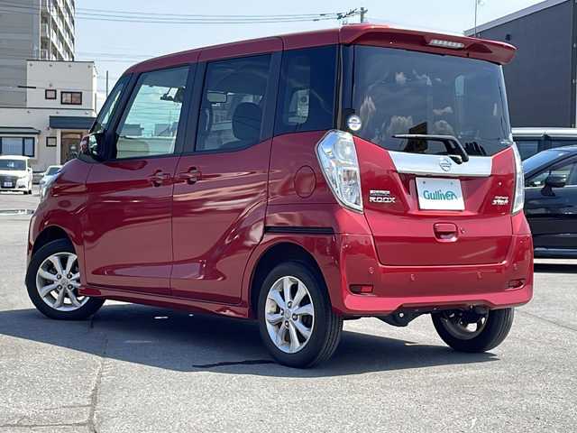 日産 デイズ ルークス ハイウェイスター Xターボ 道北・旭川 2019(令1)年 3.1万km スパークリングレッドM ・４WD/・禁煙車/・純正メモリナビMM318D-W/CD/DVD/SD/BT/TV/AUX/・純正ドライブレコーダー/・アラウンドビューモニター/・インテリジェントエマージェンシーブレーキ/・踏み間違い衝突防止システム/・LDW/・オートハイビーム/・アイドリングストップ/・両側パワースライドドア/・後席サンシェード/・助手席アンダーボックス/・運転席シートヒーター/・タッチパネル式オートエアコン/・ナノイー搭載リアシーリングファン/・革巻きステアリング/・ステアリングスイッチ/・電動格納ミラー/・ミラーウィンカー/・オートライト/・LEDヘッドライト/・フォグランプ/・インテリジェントキー/・プッシュスタート
