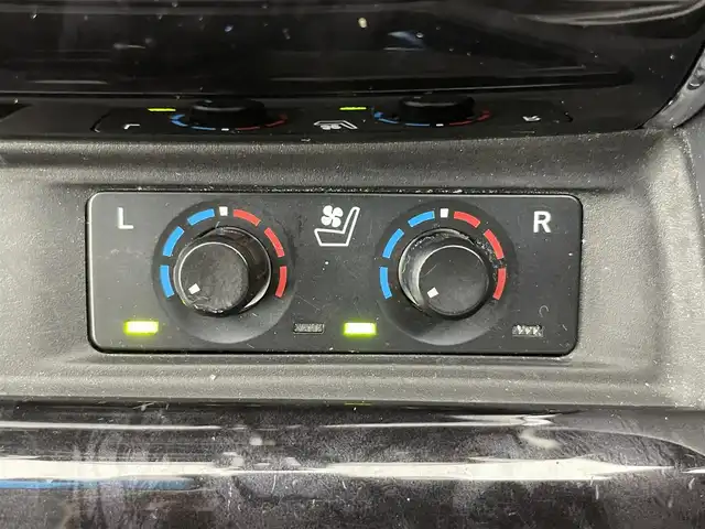 トヨタ アルファードハイブリット SR 富山県 2018(平30)年 5.8万km ホワイトパールクリスタルシャイン サンルーフ/純正10型ナビ（NSZN-Z66T）（CD DVD BT MSV（SD））/フルセグTV/純正12.1型フリップダウンモニター（V12T-R66C）/黒革調シート/前後ドラレコ（MRV-MR450）/デジタルインナーミラー/パワーバックドア/ACC/プリクラッシュセーフティ（PCS）/レーンキープ（LTA）/先行車発進告知/両側パワースライドドア/バックカメラ/前後コーナーセンサー/ビルトインETC2.0/天井照明16色/LEDヘッドライト/フォグ/スマートキー＋プッシュスタート/純正マット・バイザー/前席パワーシート・エアシート/運転席シートメモリー/保証書、取説