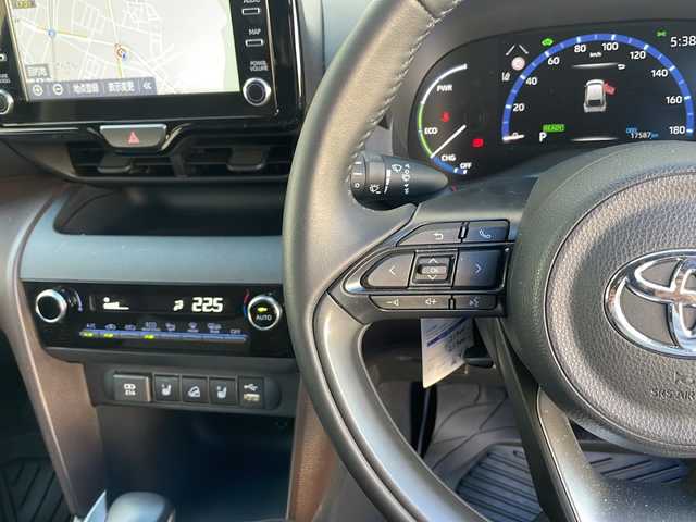トヨタ ヤリスクロス ハイブリッド Z 滋賀県 2022(令4)年 1.8万km ダークブルーマイカM ワンオーナー/ディーラーナビ/　【AM・FM/CD/Bluetooth/TV/USB】/バックカメラ　【全方位】/ハーフレザーシート/運転席・助手席　シートヒーター/パワーシート/レーントレーシングアシスト/リヤクロストラフィックアラート/パーキングサポートブレーキ/ロードサインアシスト/横滑り防止システム/コーナーセンサー/ダウンヒルアシストコントロール/パワーバックドア/電格ミラー/ウィンカーミラー/Autoハイビーム/前後ドライブレコーダー/ETC2.0