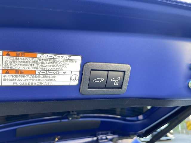トヨタ ヤリスクロス ハイブリッド Z 滋賀県 2022(令4)年 1.8万km ダークブルーマイカM ワンオーナー/ディーラーナビ/　【AM・FM/CD/Bluetooth/TV/USB】/バックカメラ　【全方位】/ハーフレザーシート/運転席・助手席　シートヒーター/パワーシート/レーントレーシングアシスト/リヤクロストラフィックアラート/パーキングサポートブレーキ/ロードサインアシスト/横滑り防止システム/コーナーセンサー/ダウンヒルアシストコントロール/パワーバックドア/電格ミラー/ウィンカーミラー/Autoハイビーム/前後ドライブレコーダー/ETC2.0