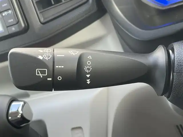 ダイハツ ミラ イース X リミテッド SAⅢ 滋賀県 2021(令3)年 0.7万km ブライトシルバーメタリック 純正メモリナビ/(BT/TV/CD/DVD)/バックカメラ/衝突軽減システム/レーンキープアシスト/パーキングアシスト/アイドリングストップ/LEDヘッドライト/オートマチックハイビーム/コーナーセンサー/ドラレコ/純正フロアマット/スペアキー